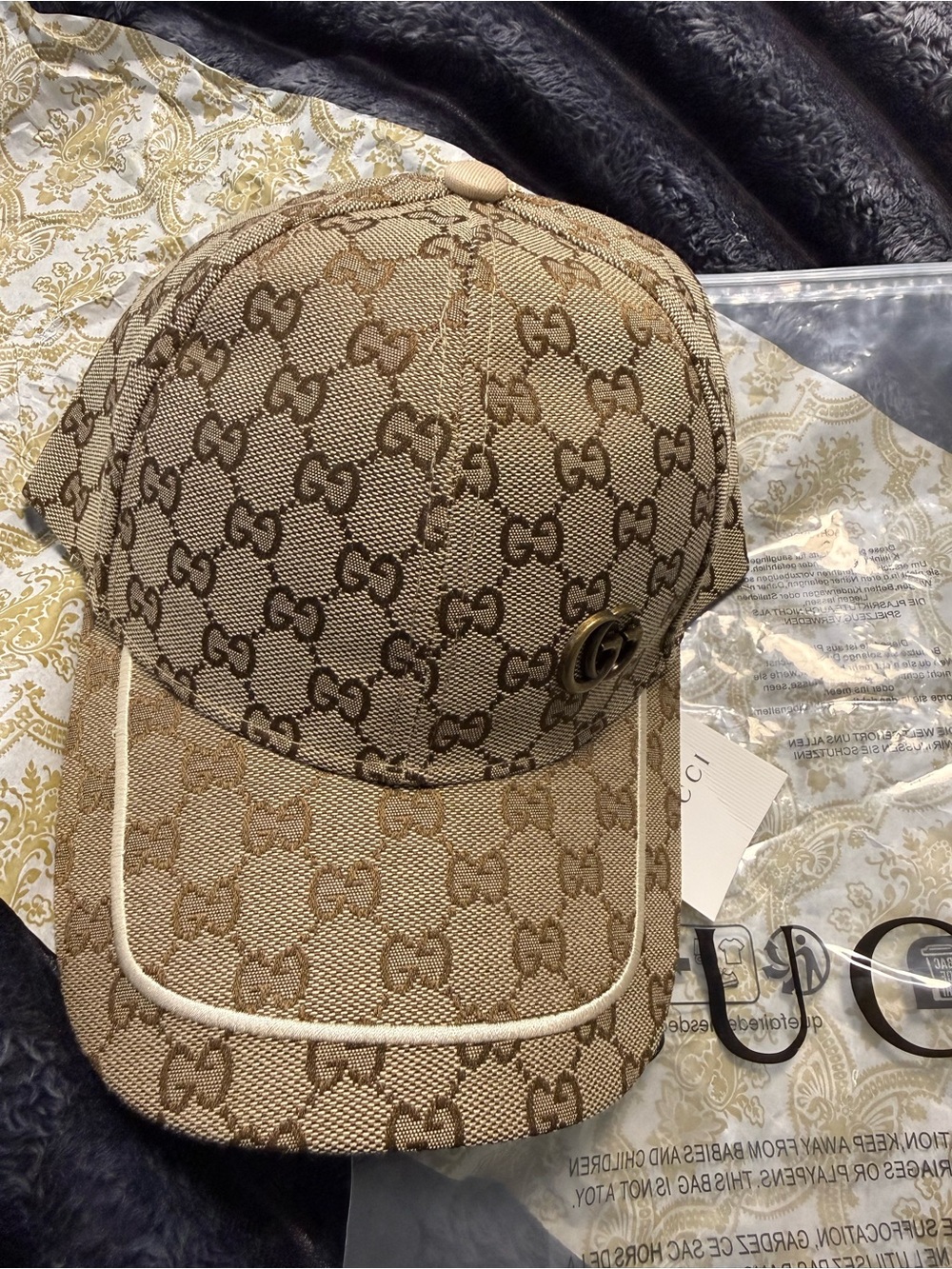 Luxury Tan Letter Canvas Baseball Cap with Gold Double-G